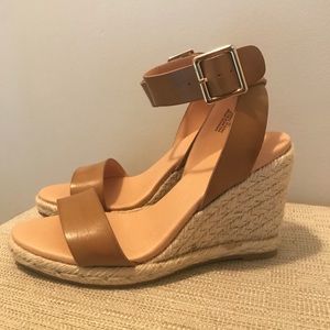 Loft size 7 cognac wedges